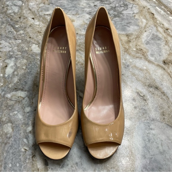 Stuart Weitzman Beige Nude Patent Leather Peep Toe Pump Women’s Size 8.5 - Picture 2 of 13